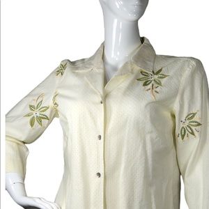 J.JILL sz 8 Floral Embroidered Button up Blouse